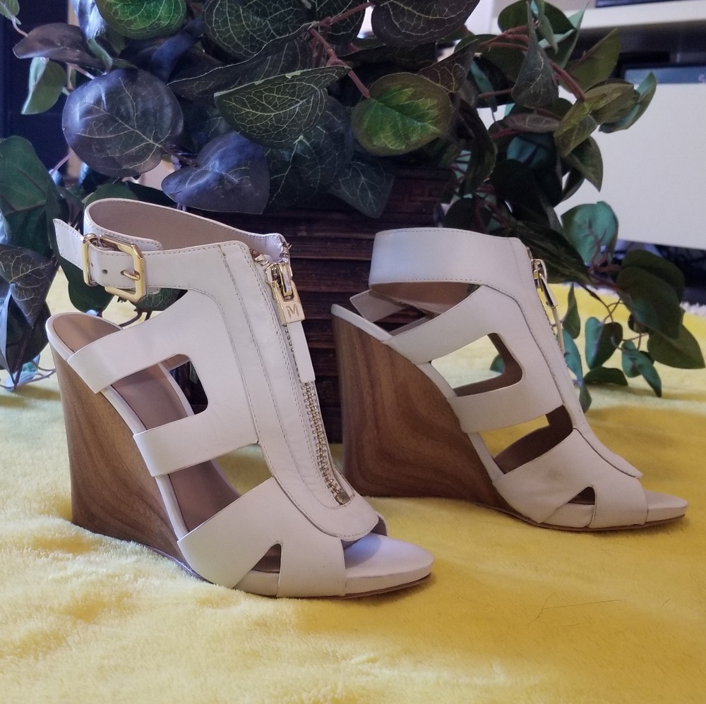 MARCIANO White Wedges